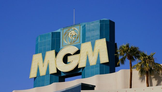 MGM Resorts CEO urges employees to get vaccinated